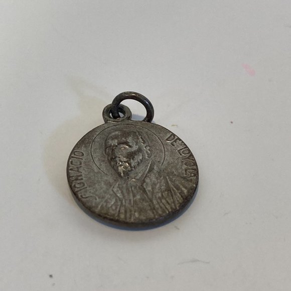 5/$25 Vintage St Ignatius of Loyola & Francis Xavier Catholic Medal - Picture 2 of 5